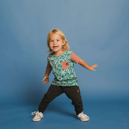 Short Sleeve Chest Pocket Tee - 'Doodle Floral' - Deep Jungle