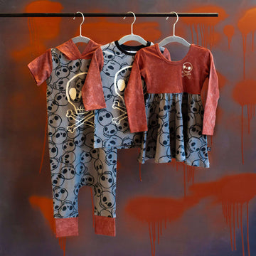 3/4 Sleeve Tee - 'Skull & Crossbones' - Skull Pattern