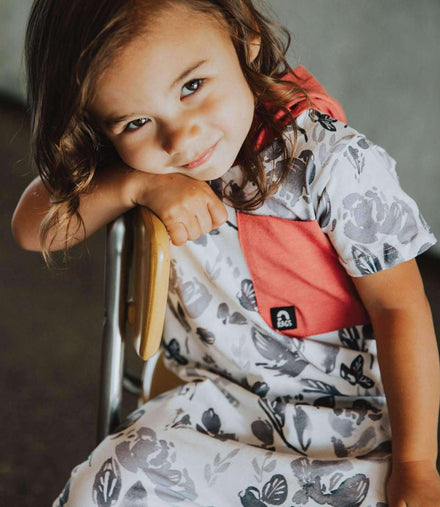 Short Sleeve Hooded Big Pocket Rag - 'Watercolor Floral' - Black & White